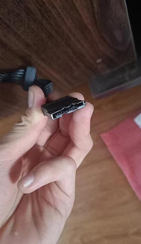 移动硬盘电源适配器会烧坏吗
